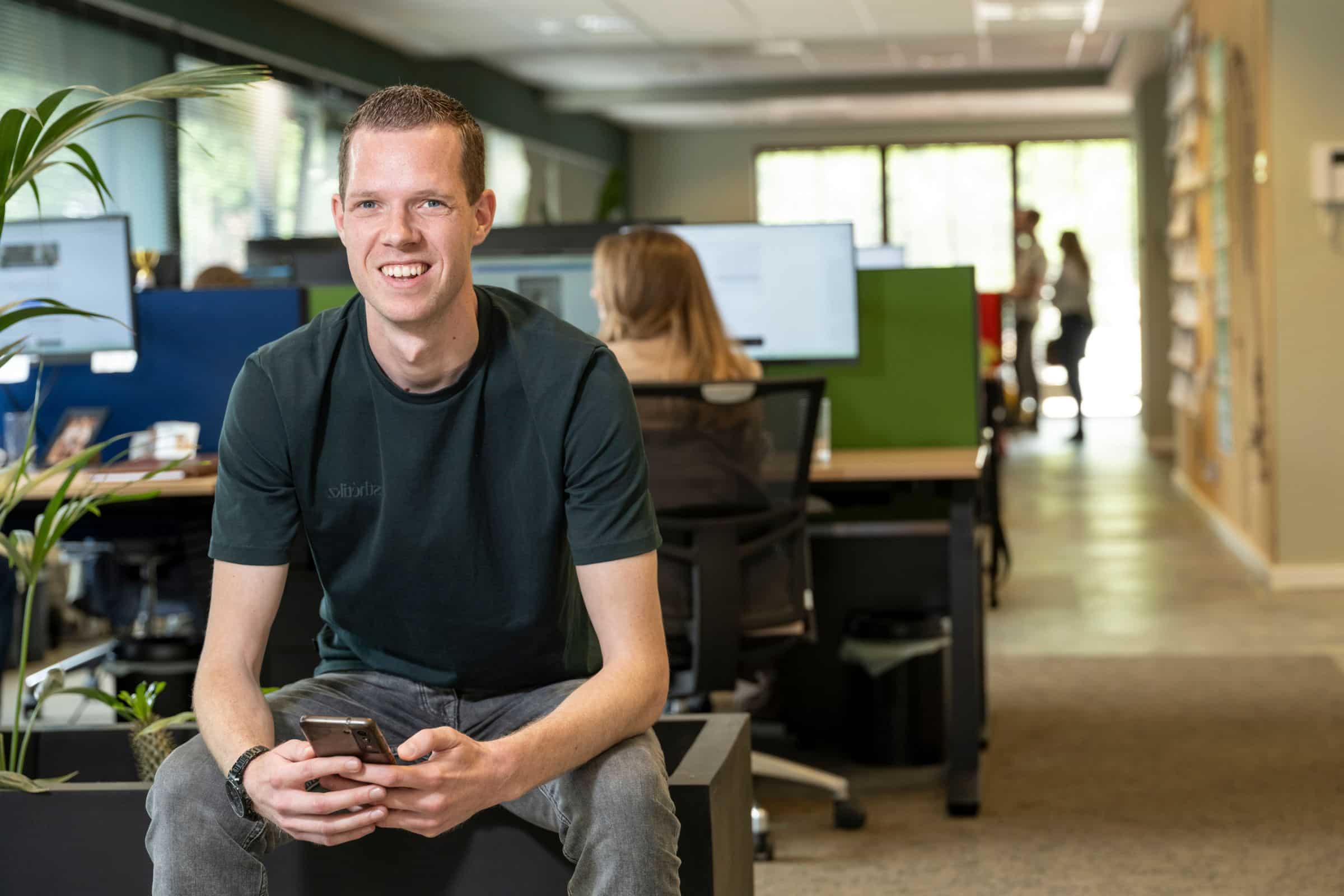 Koen van Ruth aan telefoon
